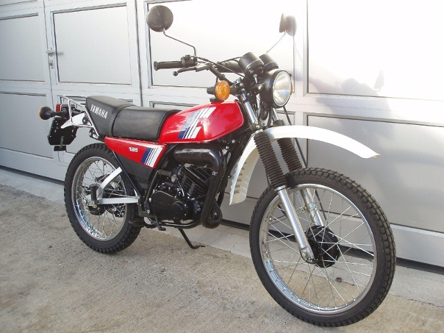  Acheter une moto YAMAHA DT 125 MX Cantilever Oldtimer 