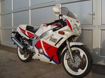 Motorrad kaufen Occasion YAMAHA FZR 600 Genesis (sport)