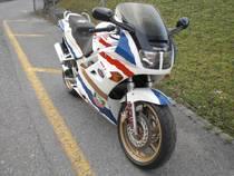 Motorrad kaufen Occasion HONDA VFR 750 F (sport)