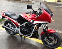 Motorrad kaufen Occasion HONDA VF 1000 F (touring)