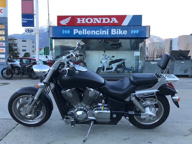  Motorrad kaufen HONDA VTX 1800 C Occasion 