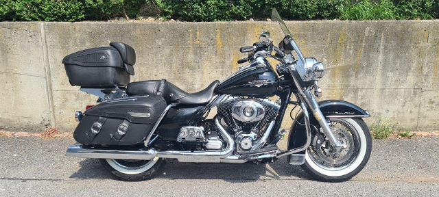  Acheter une moto HARLEY-DAVIDSON FLHRC 1690 Road King Classic ABS Occasions 