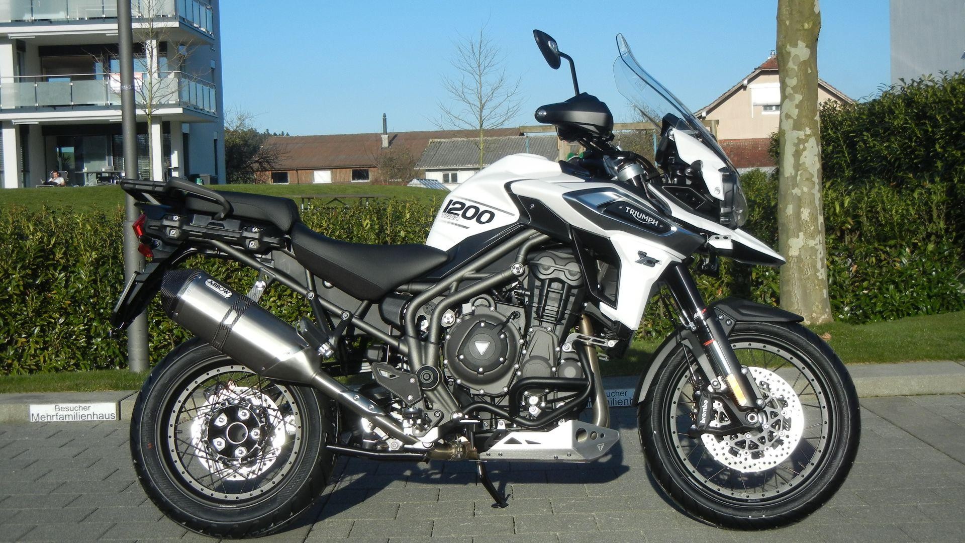 tiger triumph 1200 xca