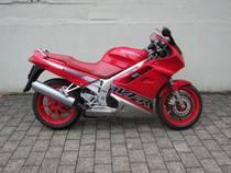 Motorrad kaufen Occasion HONDA VFR 750 F (sport)