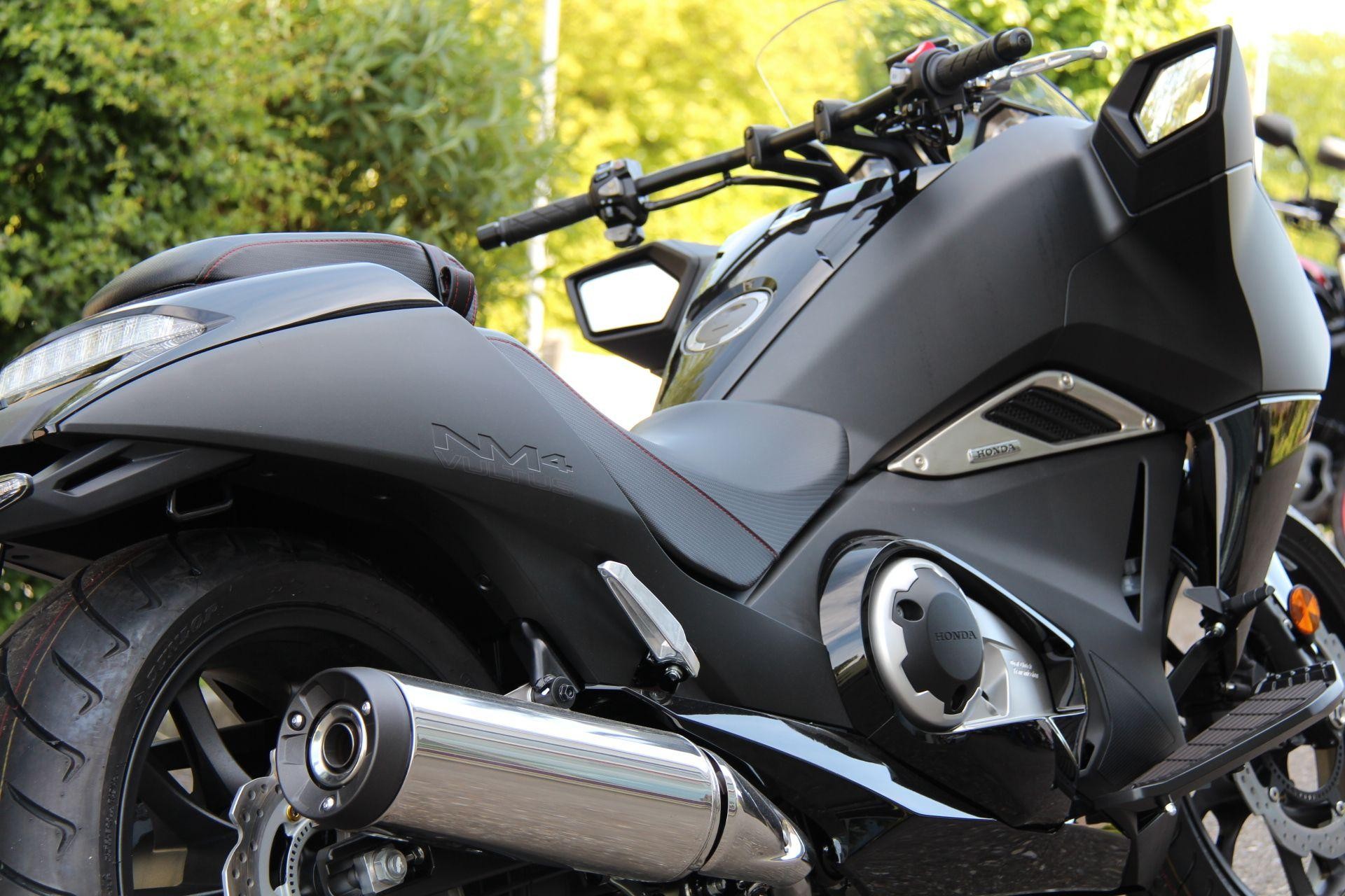 Honda nm4 Vultus