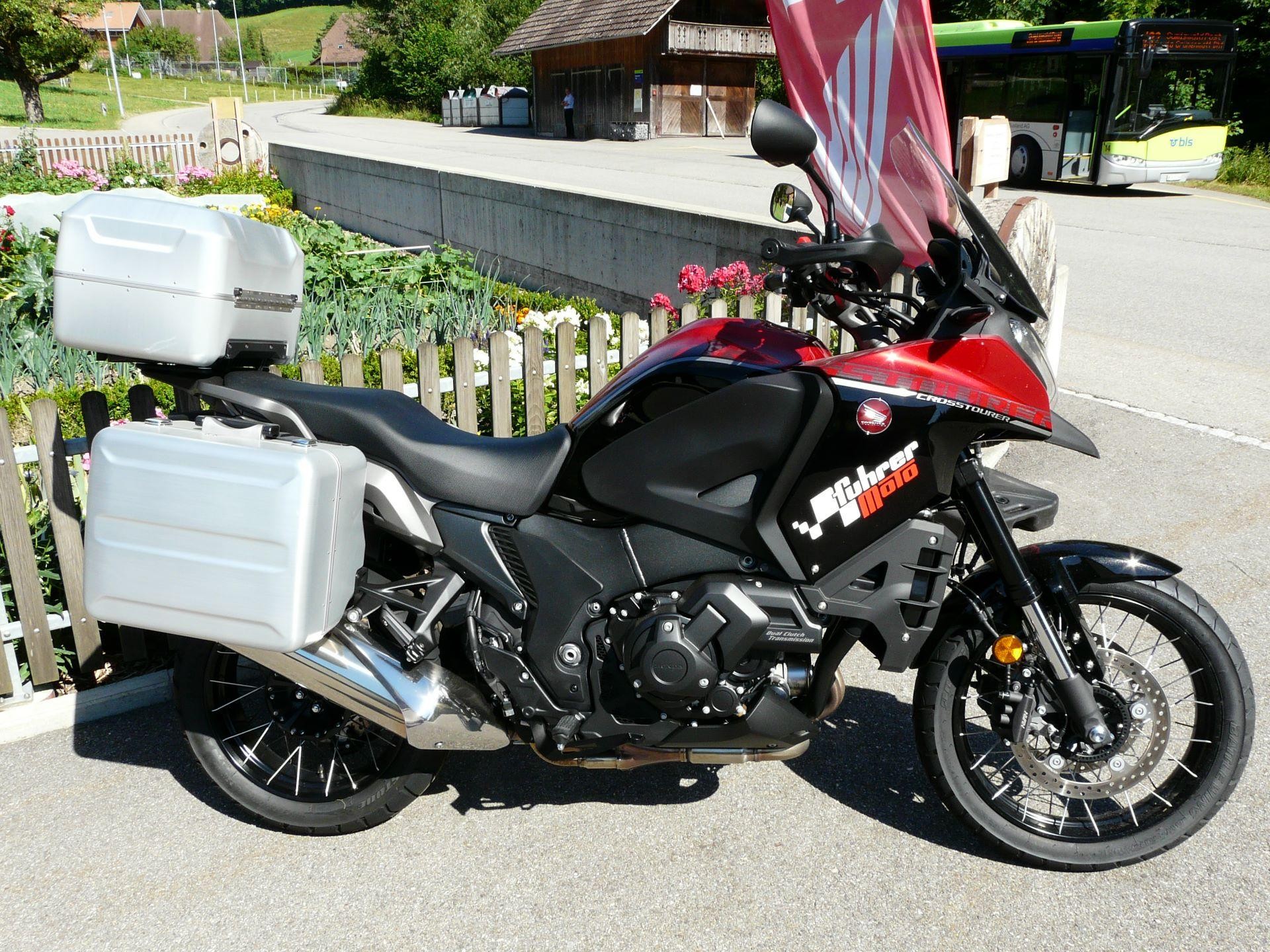 Honda vfr1200f Crosstourer vs Yamaha super Tenere
