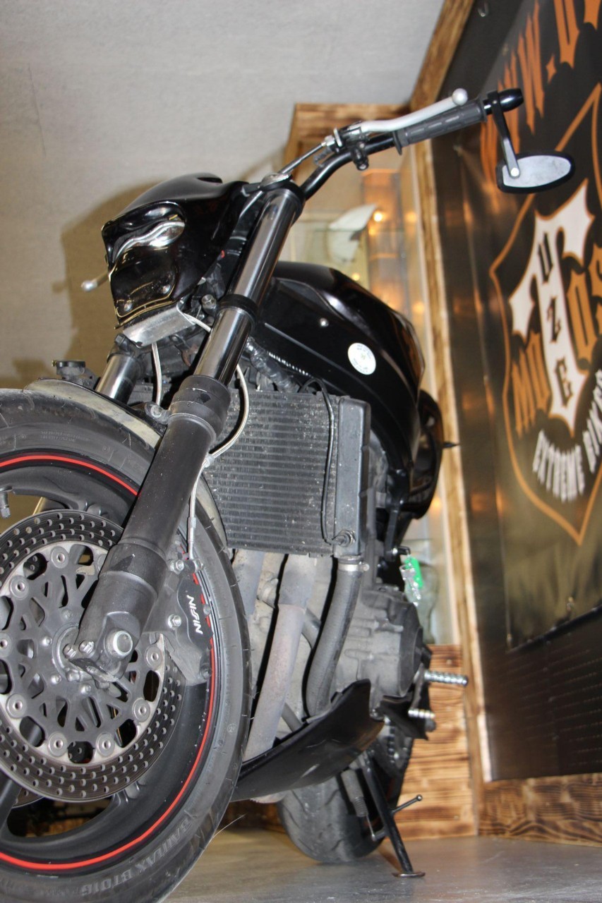 Motorrad Occasion Kaufen Honda Cbr 900 Rr Fireblade Streetfighter Uzemotos Ulrich Goldau