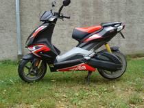 Motorrad kaufen Occasion APRILIA SR 50 R Factory (roller)