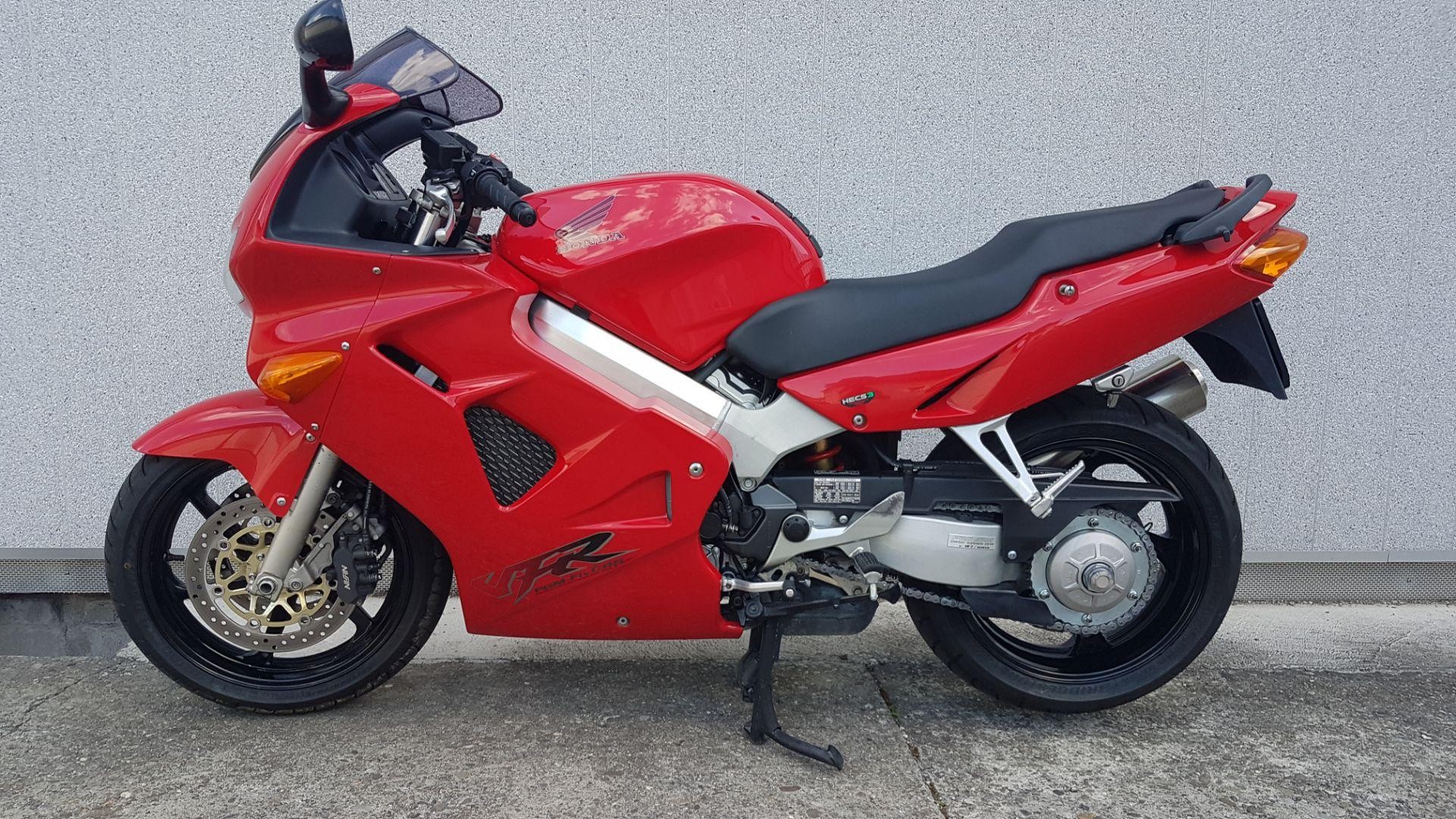 Buy Motorbike Pre Owned Honda Vfr 800 Fi Moto Tomi Tauffelen Id Zeile 14