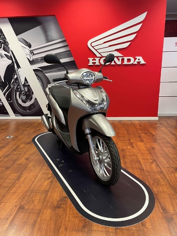  Motorrad kaufen HONDA SH 125 Mode Neufahrzeug 