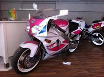 Motorrad kaufen Occasion YAMAHA YZF 750 R (sport)