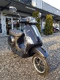 Motorrad Mieten & Roller Mieten PIAGGIO Vespa LXS 125 3Vie (Roller)