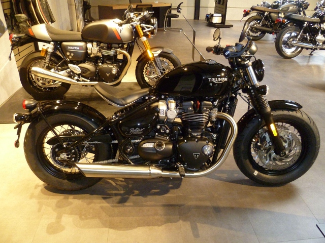  Motorrad kaufen TRIUMPH Bonneville 1200 Bobber Black Neufahrzeug