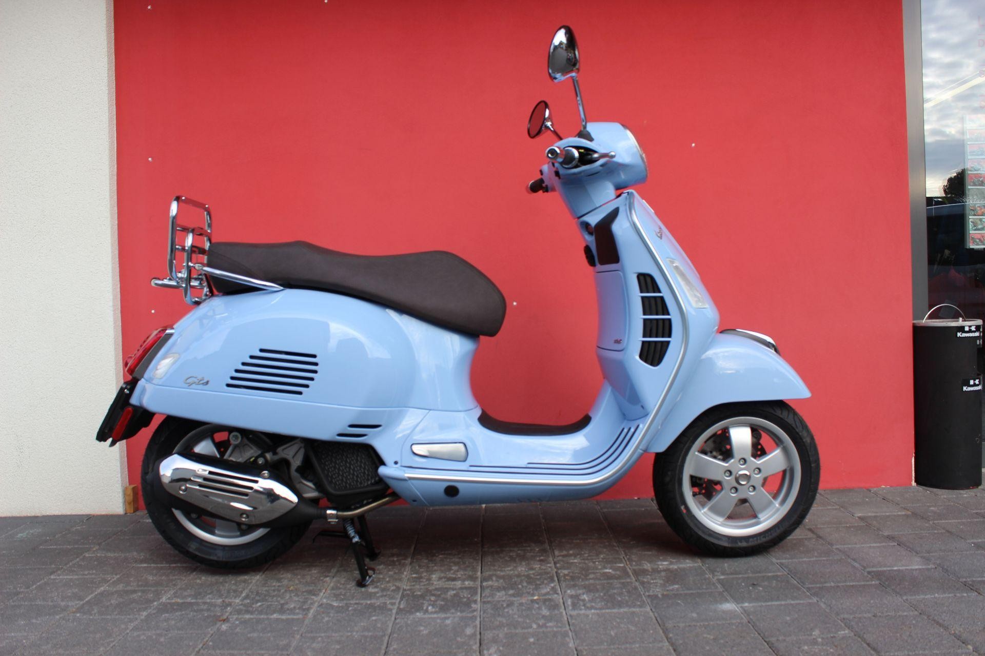 Moto neuve  acheter PIAGGIO Vespa  GTS 125  ABS Hans Leupi 