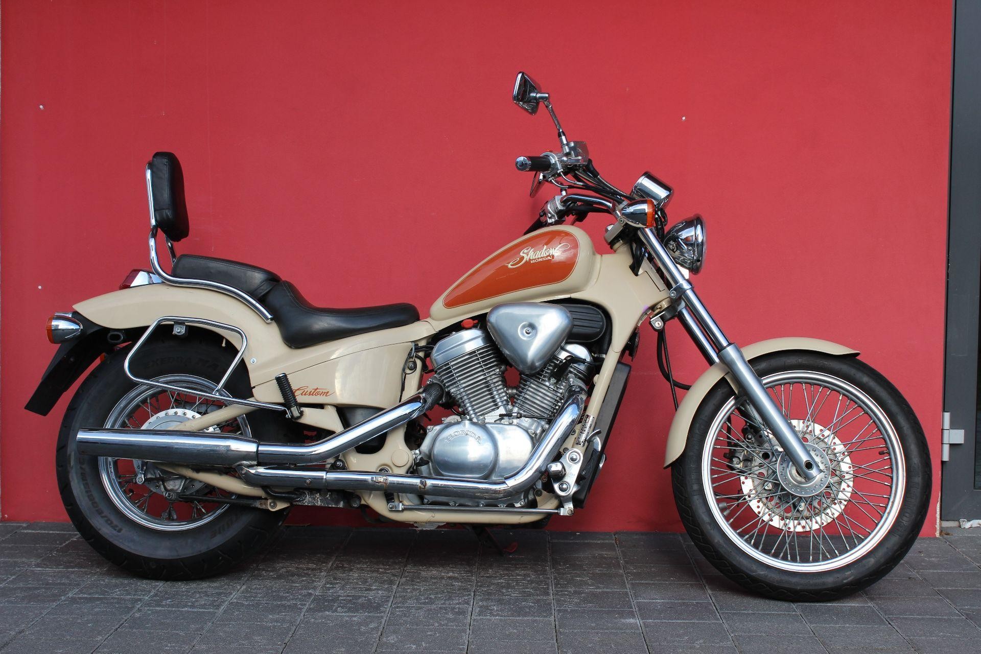 Motorrad Occasion kaufen HONDA VT 600 C Shadow Hans Leupi