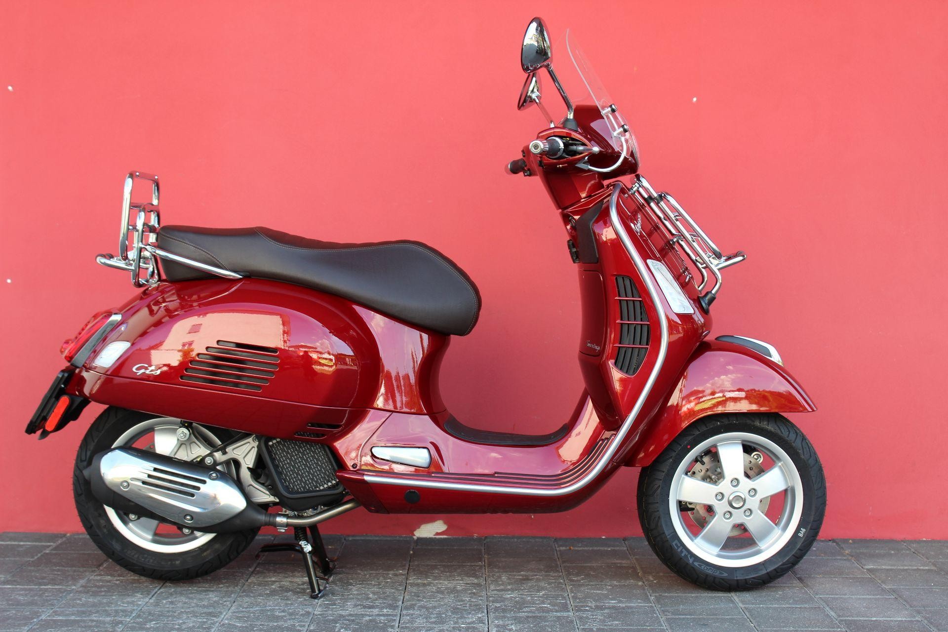 Moto neuve acheter PIAGGIO Vespa GTS 300 Super Touring Hans Leupi GmbH ...