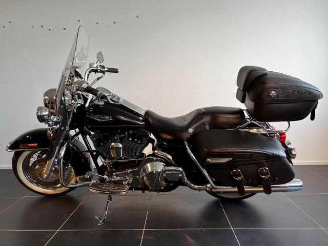  Acheter une moto HARLEY-DAVIDSON FLHRCI 1450 Road King Classic Occasions