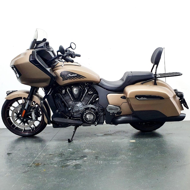  Motorrad kaufen INDIAN Challenger Dark Horse Vorführmodell 