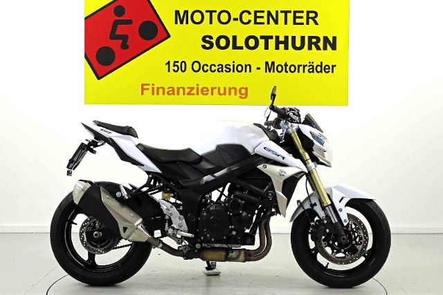  Acheter une moto SUZUKI GSR 750 A Occasions 