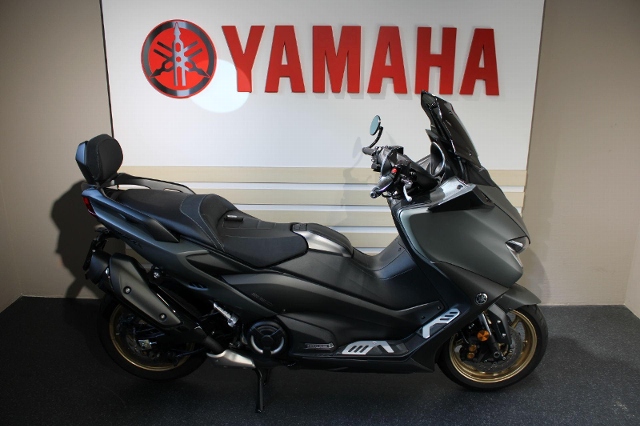  Motorrad kaufen YAMAHA XP 560 TMax D *4776 Occasion 