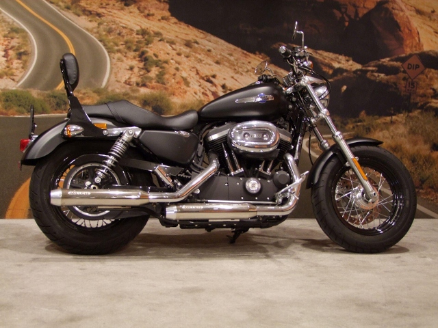  Acheter une moto HARLEY-DAVIDSON XL 1200 CB Sportster Custom Vers. B ABS Occasions