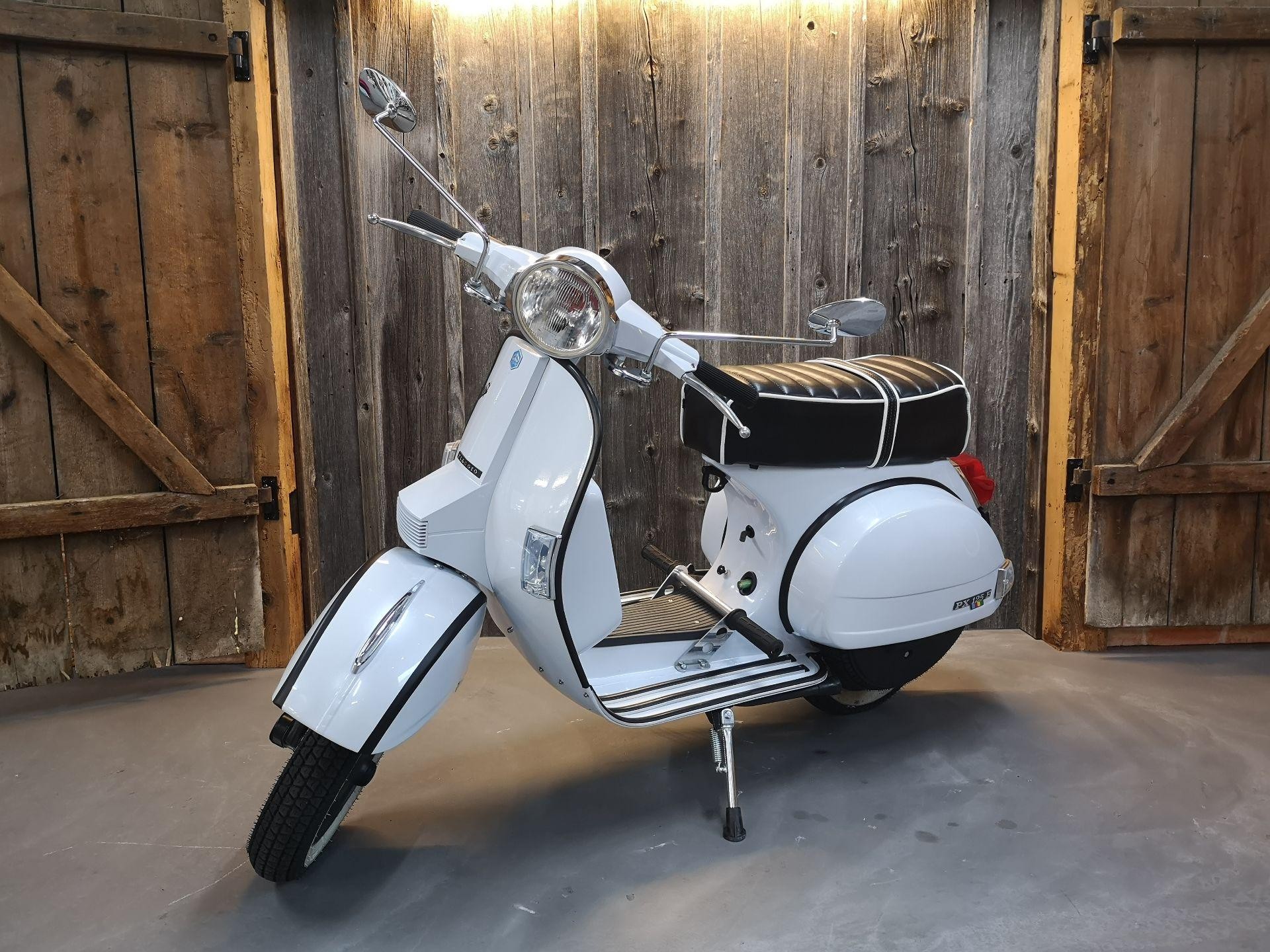 Moto Occasions acheter PIAGGIO Vespa PX 125 E  Ren  Frisch 