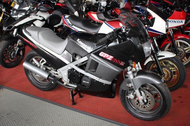  Motorrad kaufen KAWASAKI GPZ 600 R Occasion 