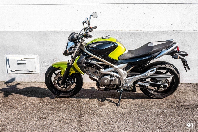  Motorrad kaufen SUZUKI SFV 650 A ABS Gladius Occasion