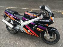 Motorrad kaufen Occasion YAMAHA FZR 600 R (sport)