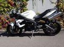 Motorrad kaufen Occasion TRIUMPH Street Triple 675 (naked)