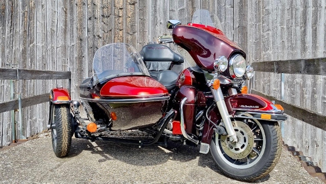  Motorrad kaufen HARLEY-DAVIDSON FLHTC 1340 Electra Glide Classic Occasion 