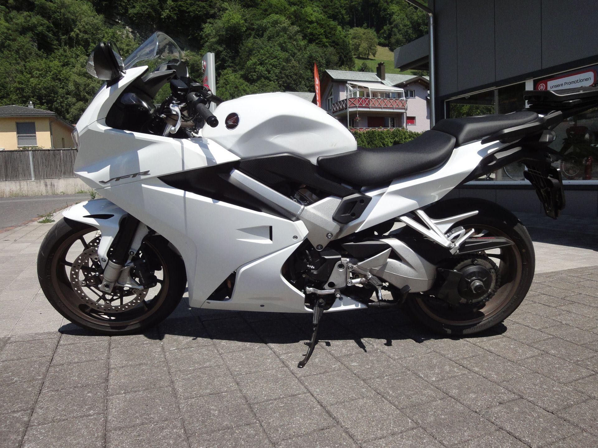 Стекло honda vfr 800