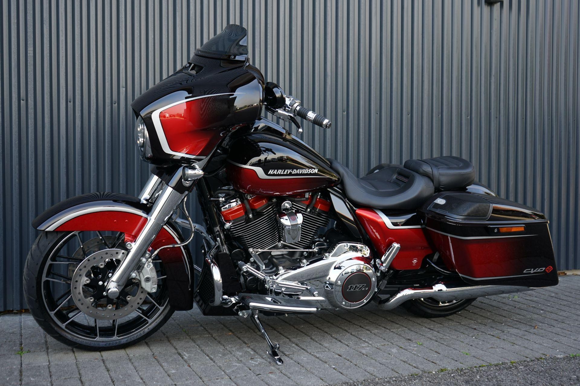 Moto Veicoli nuovi acquistare HARLEY-DAVIDSON FLHXSE 1923 CVO Street Glide  117 Arni Harley-Davidson Hessigkofen ID: 5053024 Zeile: 2070