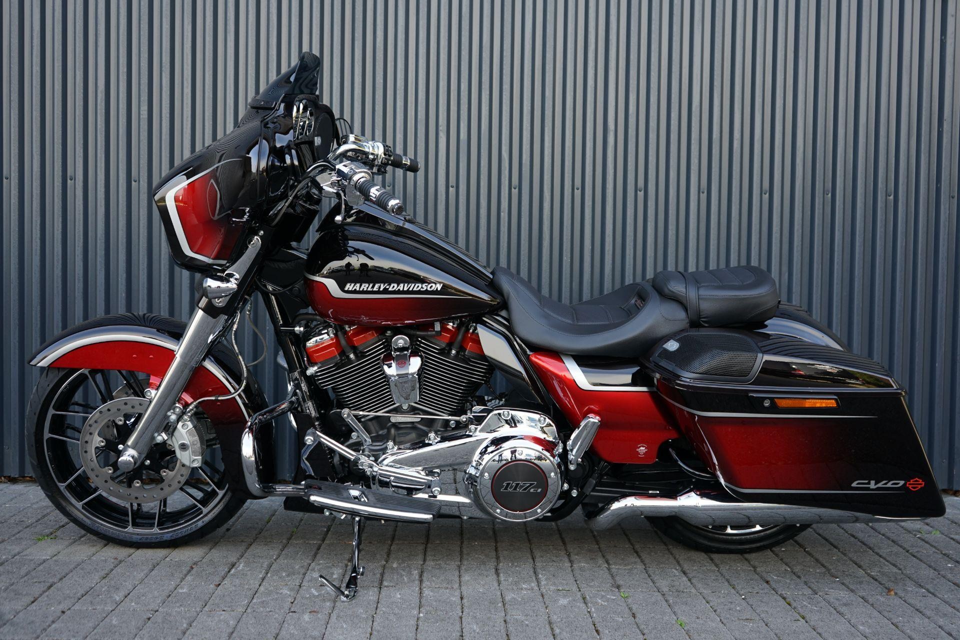 Moto Veicoli nuovi acquistare HARLEY-DAVIDSON FLHXSE 1923 CVO Street Glide  117 Arni Harley-Davidson Hessigkofen ID: 5053024 Zeile: 2070