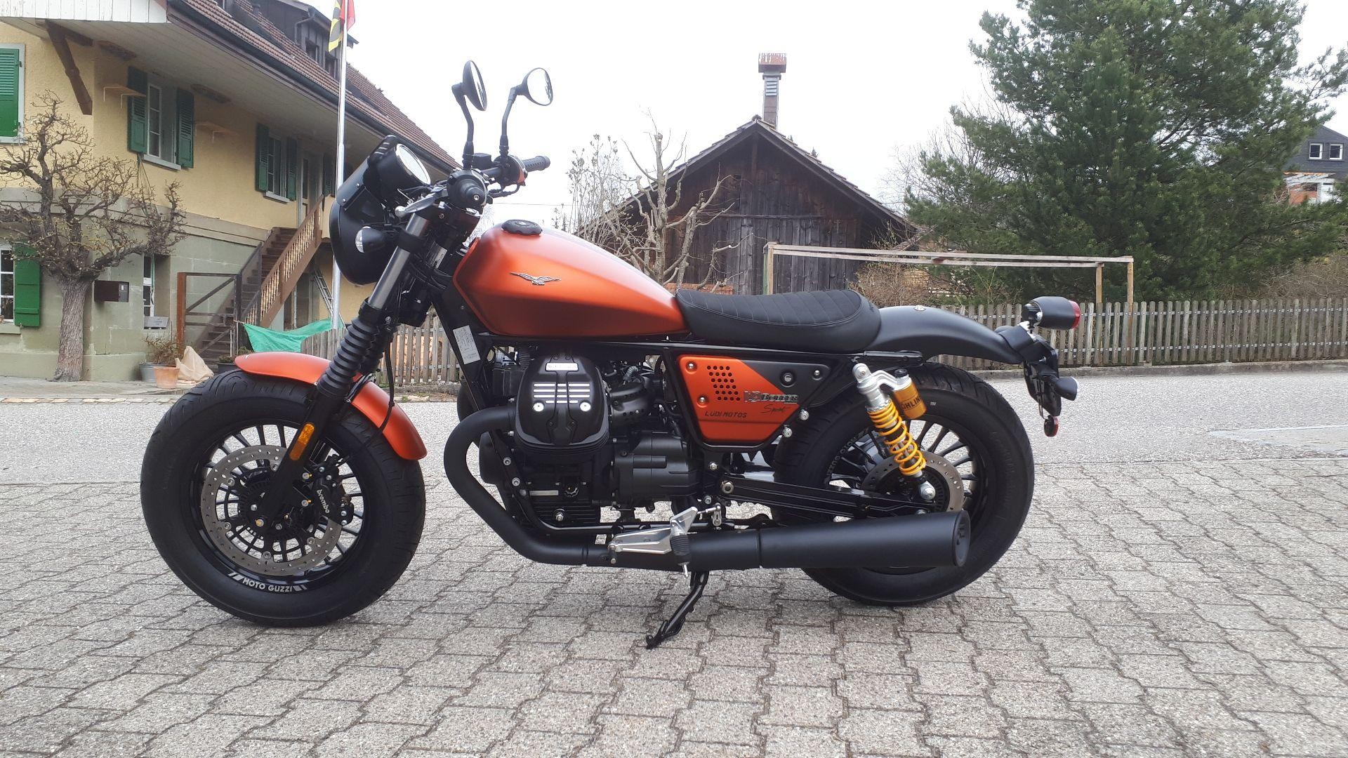 moto guzzi bobber sport