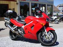 Acheter une moto Occasions HONDA VFR 800 FI (touring)
