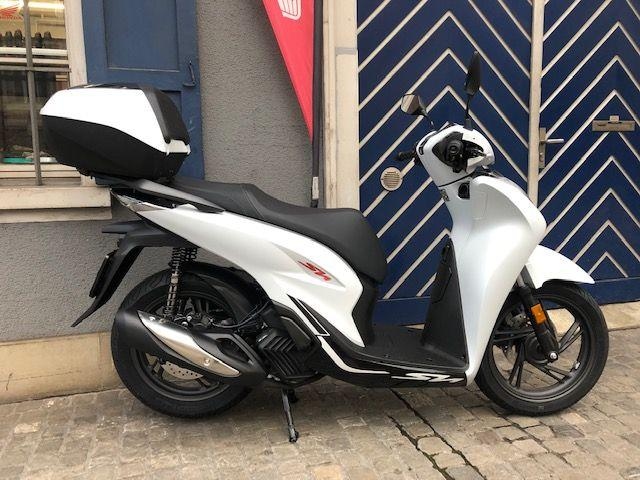  Motorrad kaufen HONDA SH 125 AD Sporty Modell 2022 Vorführmodell 