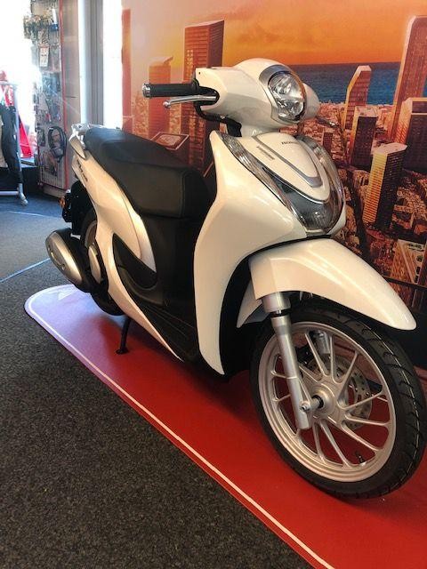 Moto Veicoli Nuovi Acquistare Honda Sh 125 Mode Modell 21 Mit Smart Key Moto Taiana Gmbh Zurich Id Moto Veicoli Nuovi Acquistare Honda Sh 125 Mode Modell 21 Mit Smart Key Moto Taiana Gmbh Zurich Id