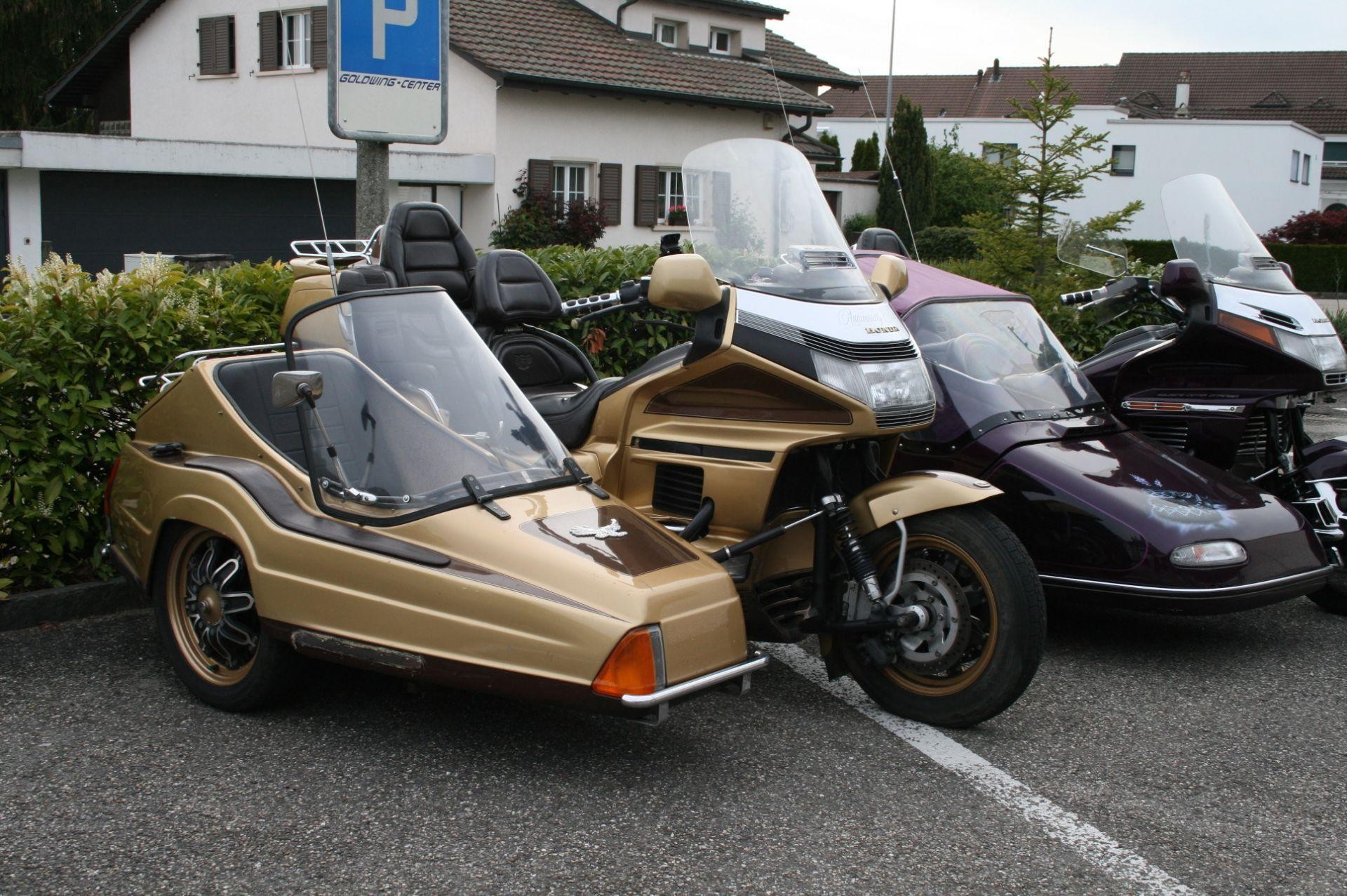 Honda Gold Wing с прицепом