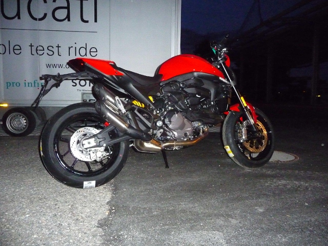  Motorrad kaufen DUCATI 950 Monster Plus 35  KW Neufahrzeug