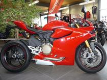 Motorrad Mieten & Roller Mieten DUCATI 1199 Superbike Panigale S ABS (Sport)