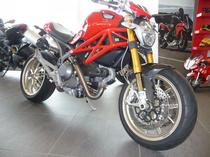 Motorrad kaufen Occasion DUCATI 1100 Monster S (naked)