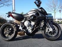 Motorrad kaufen Neufahrzeug MV AGUSTA Rivale 800 ABS (naked)